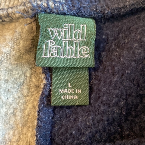 Two in One Wild Fable Sweatshirt, Size Large - Picture 4 of 6